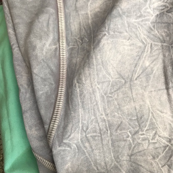 Fast and free II , size 4 , 25inch lululemon leggings, “ice dye” - Picture 11 of 15